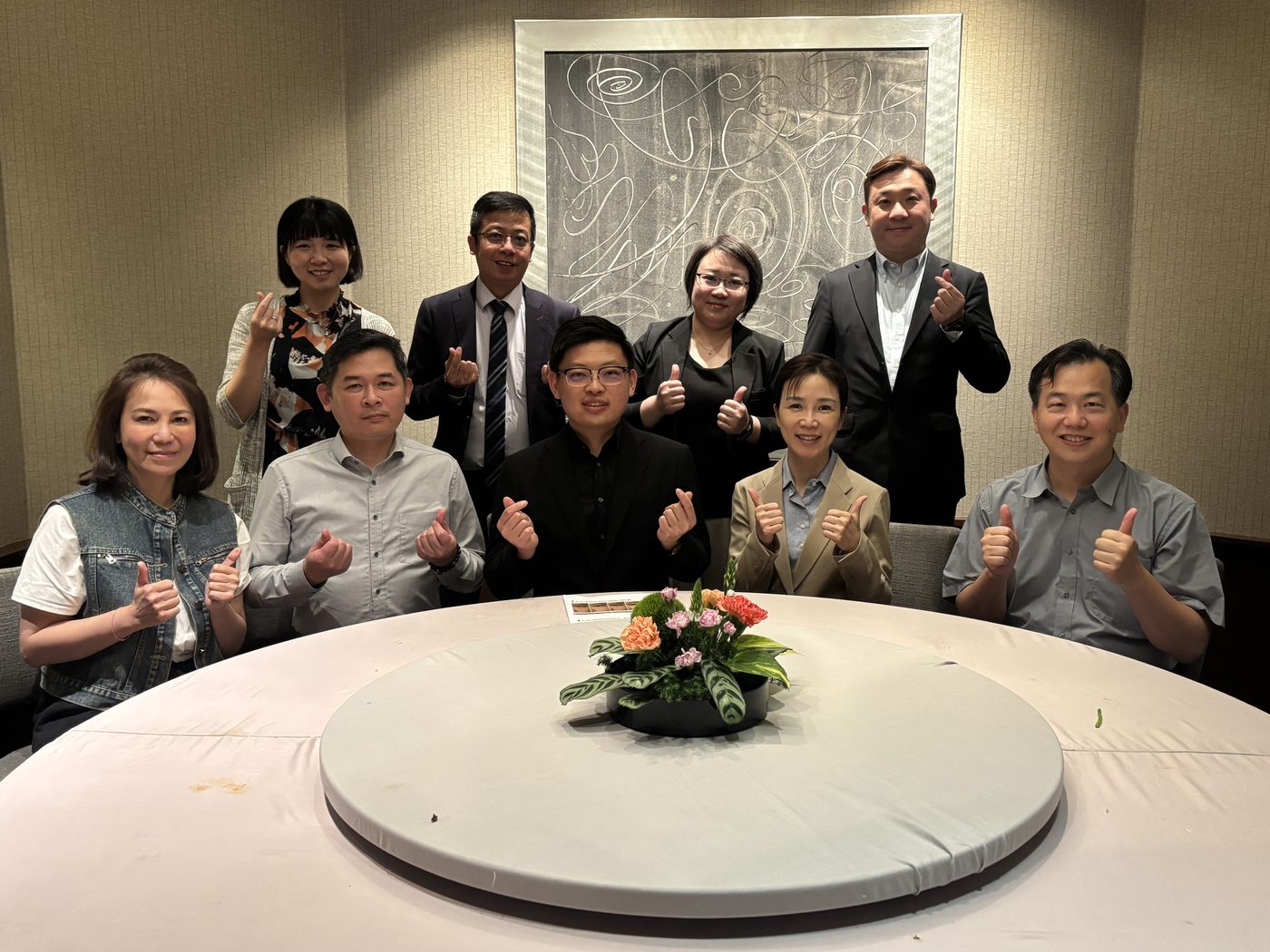 Dr Sin Yong with Taiwan doctors and the Collamatrix and HIRONIC team after the AMWC Asia-TDAC 2026 sharing session