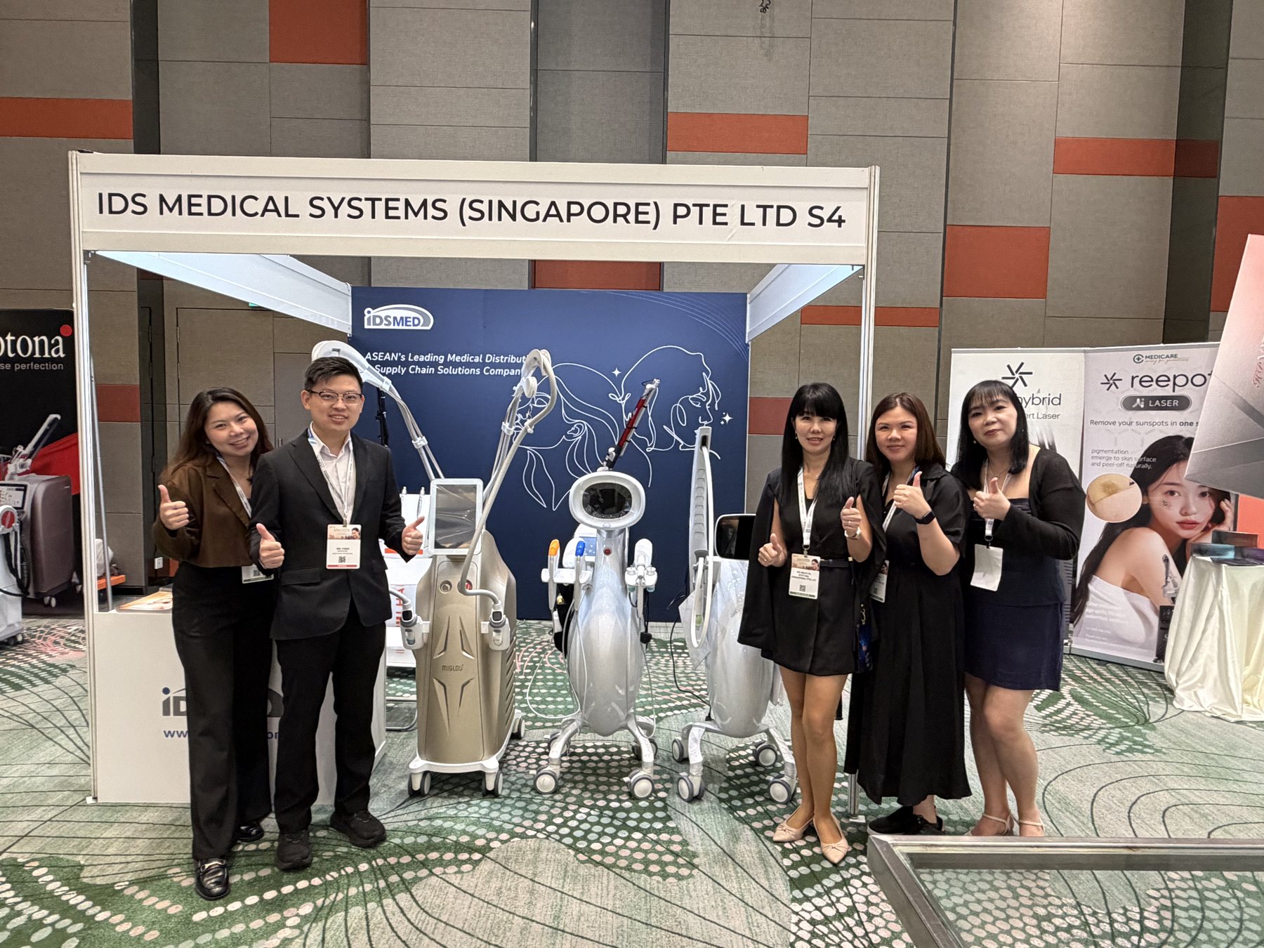 Dr Sin Yong with colleagues at the SAM Conference 2026, PARKROYAL on Beach Road, Singapore